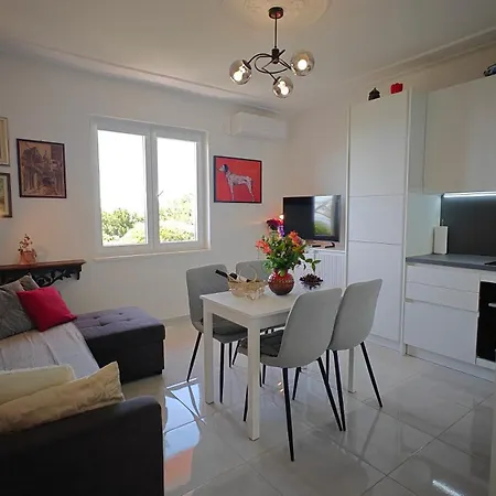 Seaview Tajm Garden & Private Parking Apartamento
