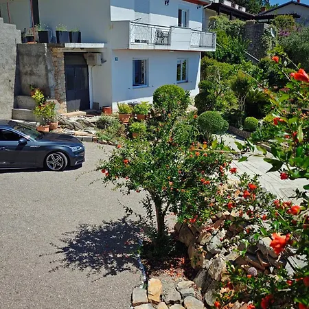 Apartamento Seaview Tajm Garden & Private Parking Opatija